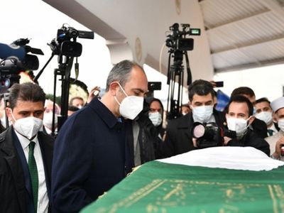 Adalet Bakanı Abdulhamit Gül'ün Annesi Toprağa Verildi