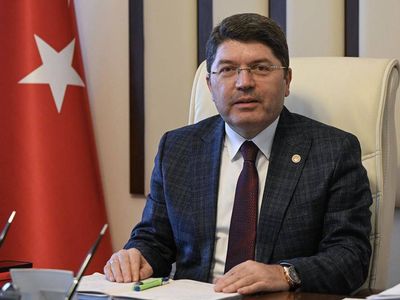 Adalet Bakanı Yılmaz Tunç'tan Partilere Çağrı: Gelin Uzlaşalım! Yeni Anayasa Yapalım