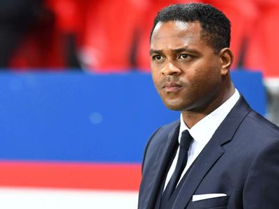 Adana Demirspor eski efsaneyi getirdi: Patrick Kluivert ile 2 yıllık sözleşme imzalandı