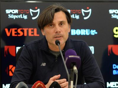 Adana Demirspor'da Vincenzo Montella takımda kalmak istediğini açıkladı! Ayrıca Galatasaray'a geri dönen Yunus Akgün için hediye beklediklerini söyledi