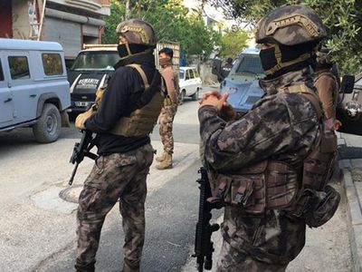 Adana’da 10 Terör Şüphelisi Gözaltına Alındı