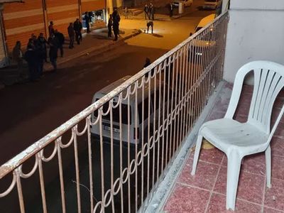 Adana'da Balkonda Oturan 75 Yaşındaki Kadın Silahlı Saldırıya Uğradı!
