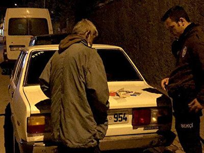 Adana'da Bir Şüpheli Bekçilere Boyacıyım Dedi Hırsız Çıktı