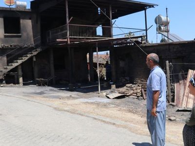 Adana'da Çıkan Yangından Geriye Küle Dönmüş Evleri Kaldı