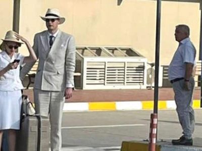 Adana'da geçmişten gelen çift herkesi şaşırttı! Görenler dönüp bir daha baktı