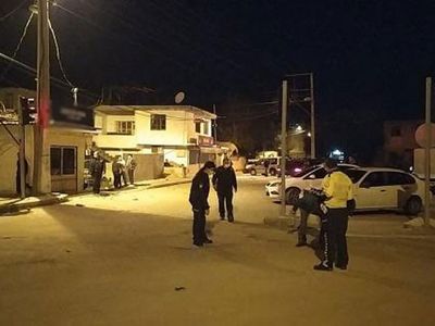 Adana'da Maskeli Kişiler Pompalı Tüfekle Ateş Açtı: 1 Polis Yaralandı