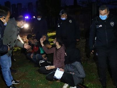 Adana’da Polisten Kaçmaya Çalışan Şüpheliler Patates Tarlasında Yakalandı
