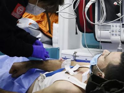 Adana'da Tartışan Sevgililer Birbirini Bıçakladı!