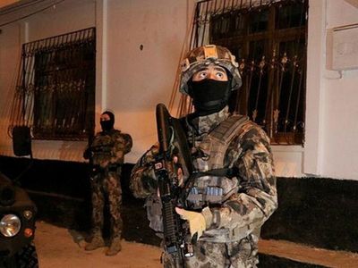 Adana'da Teröristlere Düzenlene Şafak Operasyonunda 15 Kişi Gözaltına Alındı