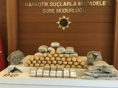 Adana'dan Konya'ya uyuşturucu geleceği ihbarı üzerine gerçekleştirilen operasyonda şok detay! Cumhuriyet savcısı baron, polis kuryeci çıktı!