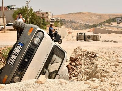 Adıyaman'da Otomobil Devrildi, 5 Yaralı