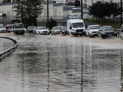 AFAD ve AKOM’dan sonra bir uyarıda İstanbul Valiliği’nden geldi: Bu saatlerde dışarı çıkmayın