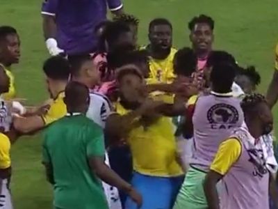 Afrika Uluslar Kupası'nda Tetteh Boupendza'ya Yumruk Attı!