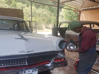 Ahırda restore ettiği 1955 model otomobili trafiğe çıkardı! Klasik otomobillerini çocuklarına bırakacak