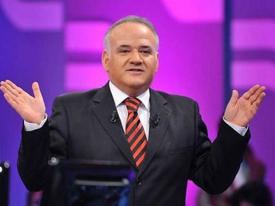 Ahmet Çakar, Türkiye - İtalya maçının ardından Altay Bayındır ve Uğurcan Çakır hakkında söylediği sözlerle gündem oldu