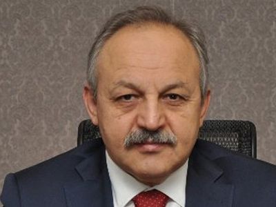 Ahmet Erdem Kimdir?