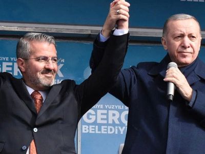 AK Parti Horasan Belediye Başkan Adayı Recep Karataş’a ve ailesine çirkin saldırı!