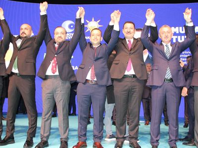 AK Parti Kocaeli'deki ilçe belediye başkan adaylarını açıkladı: Bu şehri asla teslim etmeyeceğiz. İşte tam liste!