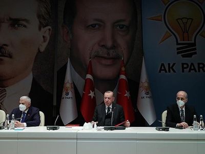 AK Parti'de 'Bildiri' Toplantısı