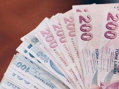 AK Parti'den asgari ücret açıklaması! AK Parti Genel Başkan Yardımcısı Jülide Sarıeroğlu, asgari ücret ile alakalı açıklamalarda bulundu!