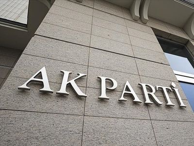 AK Parti'den çok sayıda ayrılık