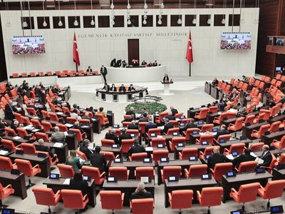 AK Parti'den muhalefetin öne sürdüğü ek bütçe iddialarına yanıt gecikmedi! 'Kirli bir algı oluşturuyorlar'