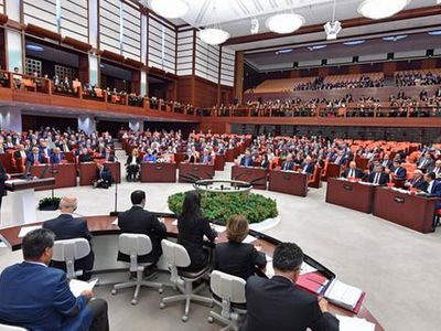AK Parti'den Yeni Torba Yasa Teklifi Sunuldu