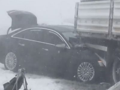 AK Partili Vekil Niğde'de Kaza Geçirdi: Mahsur Kaldık, Acil Yardım Bekliyoruz