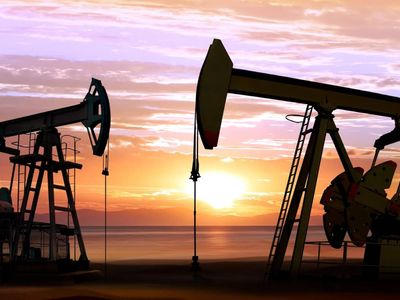 Akaryakıt fiyatları için sevindiren haber: Brent petrol varil fiyatı 77,79 dolar oldu