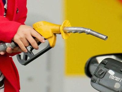 Akaryakıt fiyatları son dakika: 1 Ocak Pazar benzine motorine zam var mı? Akaryakıtta indirim yapılacak mı?