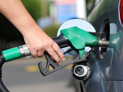 Akaryakıt fiyatlarında değişiklik gerçekleşti: ÖTV zammı benzin ve motorine yansıtıldı