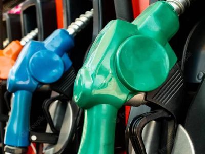Akaryakıt fiyatlarında indirim fırtınası: Benzine bir indirim daha geliyor