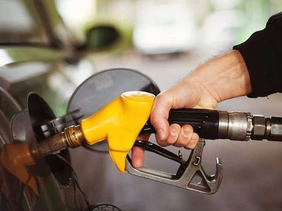 Akaryakıt fiyatlarında son durum ne? Araç sahiplerinin yüzünü güldürecek haber geldi! Benzine 1,55 lira indirim bekleniyor