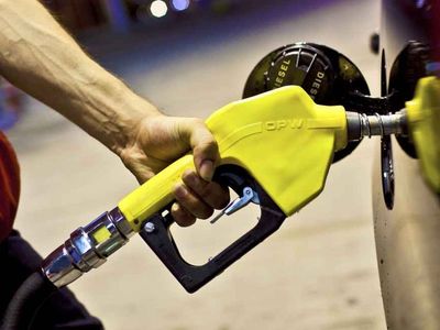 Akaryakıt fiyatlarında son durum ne? Araç sahiplerinin yüzünü güldürecek haber! İndirim yolda