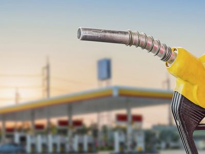 Akaryakıt fiyatlarında son gelişmeler: Brent petrol 110 dolar seviyelerinde, motorine zam beklentisi!