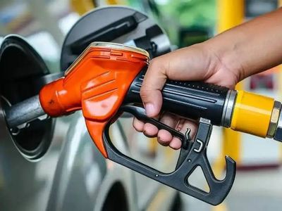 Akaryakıt istasyonlarında yeni dönem: Fiyat tabelalarına tek tip standart geliyor