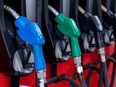 Akaryakıt sektöründen sevindiren haber: Benzine büyük indirim geliyor