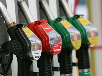 Akaryakıtta indirim sinyali: Benzin ve motorine indirim mi geliyor? 11 Kasım akaryakıt fiyatları