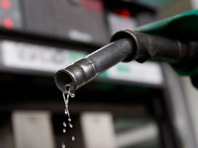Akaryakıtta son durum ne, akaryakıta indirim mi geliyor? Benzine gelecek indirim ile araç sahiplerinin yüzü gülecek!