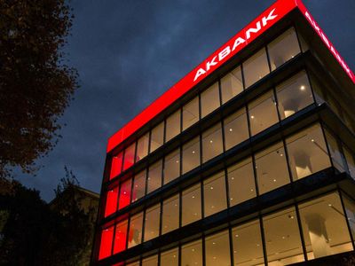 Akbank kullanıcıları telaşta! Bankanın hacklendiği iddia edildi borçlar iki katına çıktı! Akbank'tan açıklama geldi