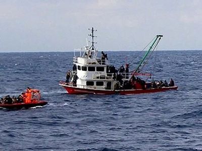 Akdeniz'de göçmen teknesi battı: Çok sayıda ölü ve yaralı var