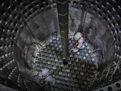 Akkuyu Nükleer Enerji Santrali’nde ilk üniteye temsili nükleer yakıt yüklendi