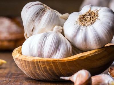 Aklınızın ucundan bile geçmeyecek bir formül! Sarımsağın mucize etkisi!