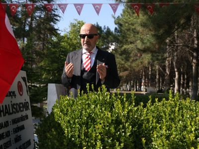 Aksakallı: "Bayrağımızı indiremeyecekler, ezanımızı susturamayacaklar"