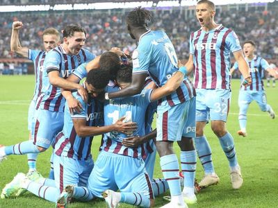Akyazı’da tek kale maç: Trabzonspor Beşiktaş’ı 3-0 mağlup etti