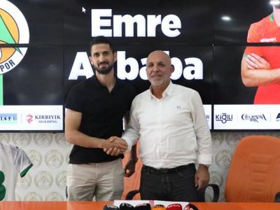 Alanyaspor'a Transfer Olan Emre Akbaba İçin İmza Töreni Düzelendi!