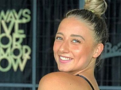 Aleyna Kalaycıoğlu'nun bikinili pozu sosyal medyada gündem oldu! Giymeseydin de olurdu
