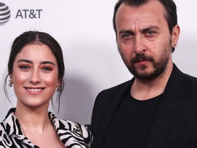 Ali Atay'ı Havalara Uçuracak Haberi Eşi Hazal Kaya Yaptığı Açıklamayla Duyurdu!