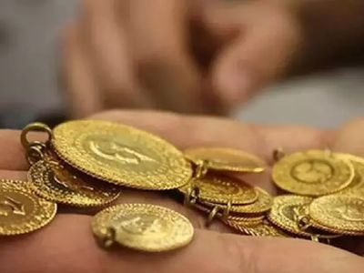 Altın fiyatları dalgalanıyor: Fed'in faiz indirimi beklentileri piyasaları etkiliyor!
