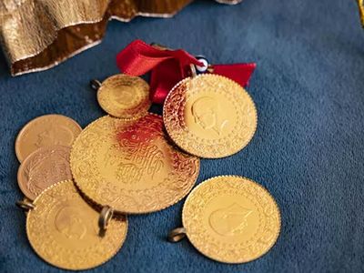 Altın fiyatları için kritik saat: Uzmanlardan yatırım yapacaklara uyarı